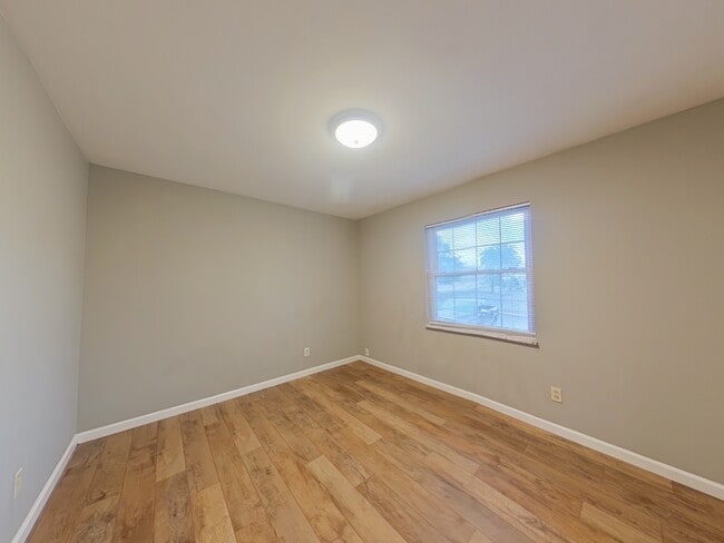 Building Photo - 6917 Colonial Woods Dr