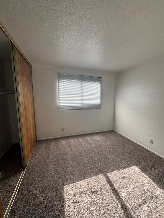 Building Photo - Spacious 3BR/2BA Home in Prime Tempe Locat...
