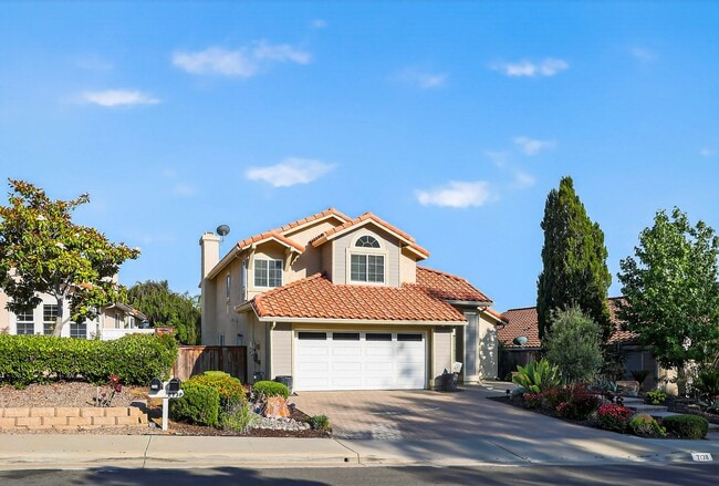 Building Photo - Exceptional Escondido Living — 4 Bed | 3 B...