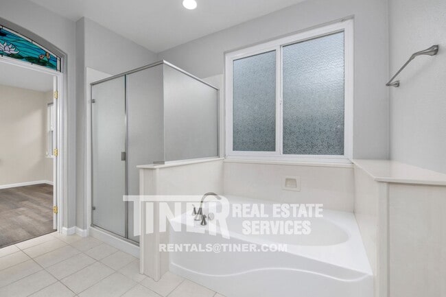 Building Photo - 3152 Overton Way