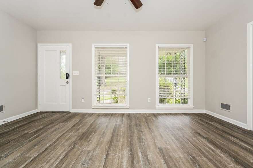 Building Photo - 3816 Rockdale Dr