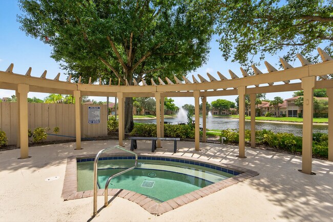 Building Photo - 4807 Via Palm Lakes Via
