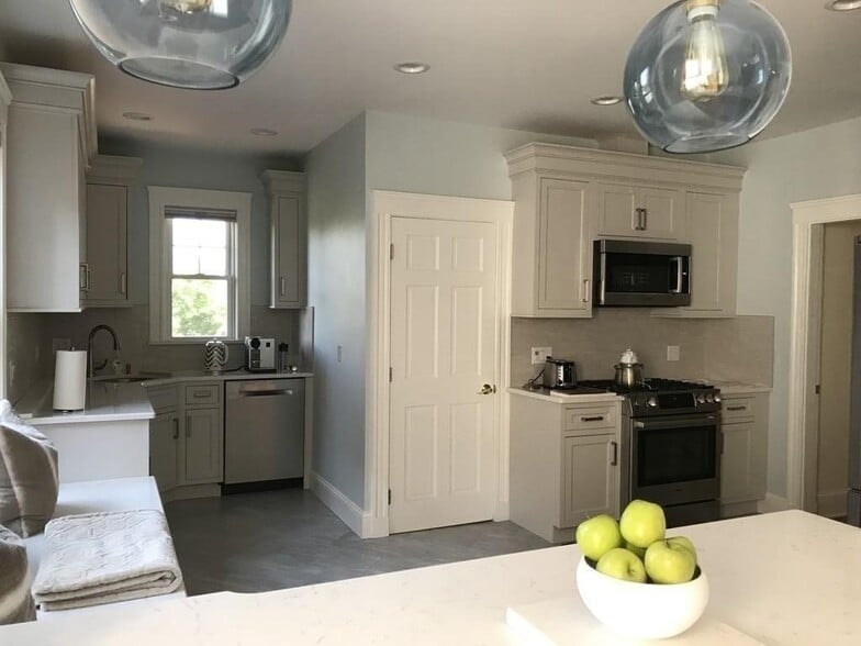 Building Photo - 237 Winchester St