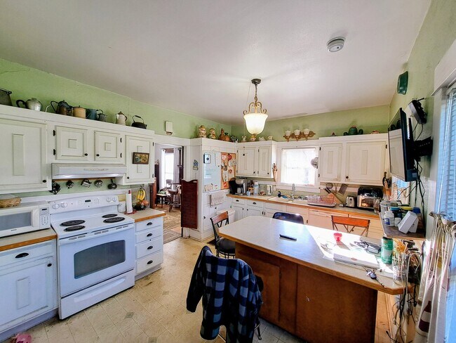 Building Photo - 2800 K St