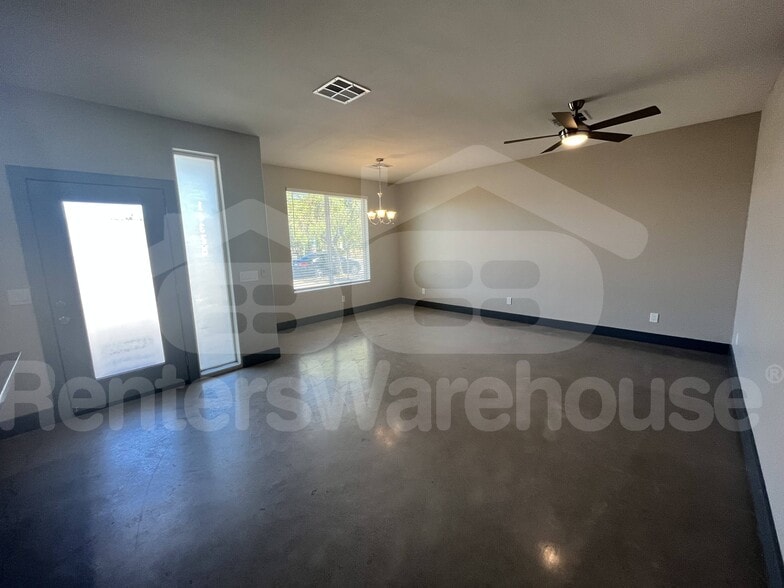 Building Photo - 1437 E Roosevelt St
