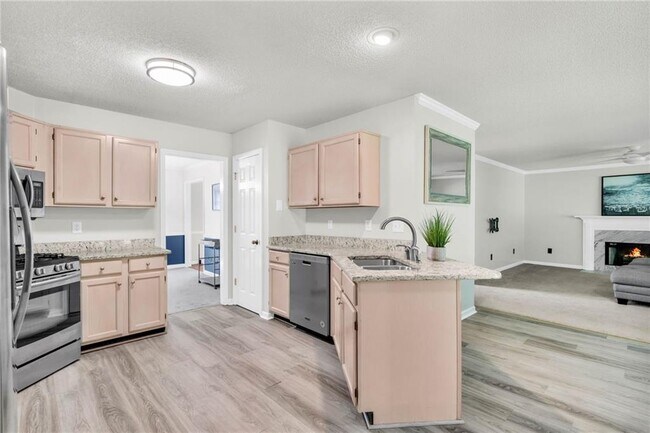 Building Photo - 608 Adam Cir