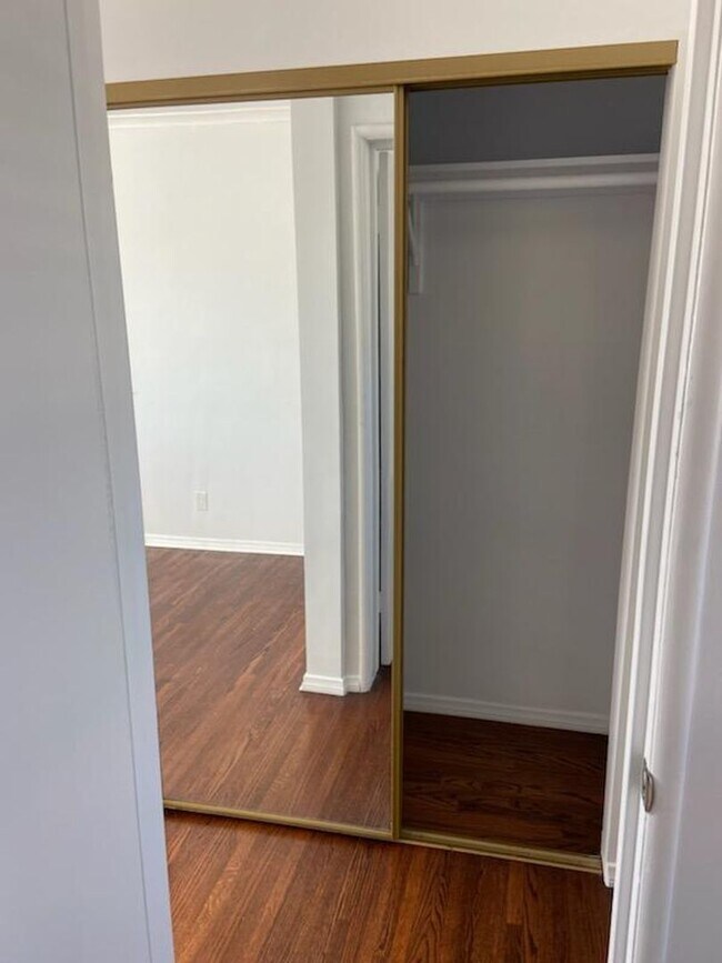 Building Photo - 5213 W 120th St