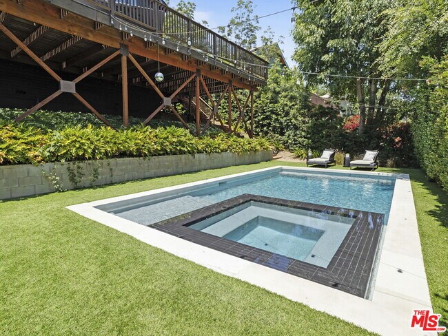 Building Photo - 2304 Vestal Ave