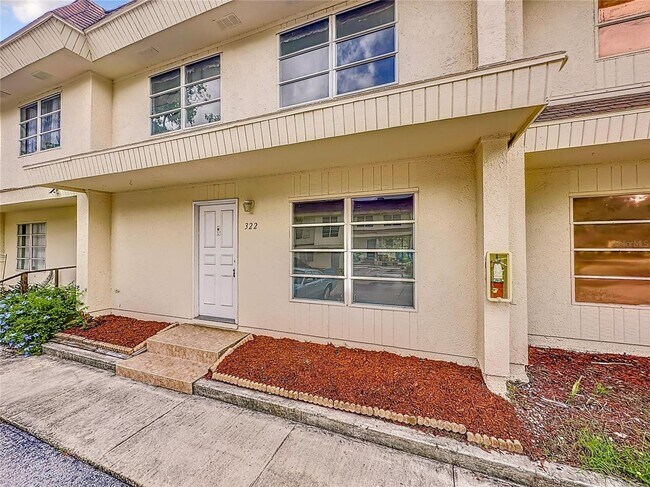 Building Photo - 3 Bedroom, 2.5 Bath home with upgraded kitchen, close to beaches, restaurants, and downtown!!