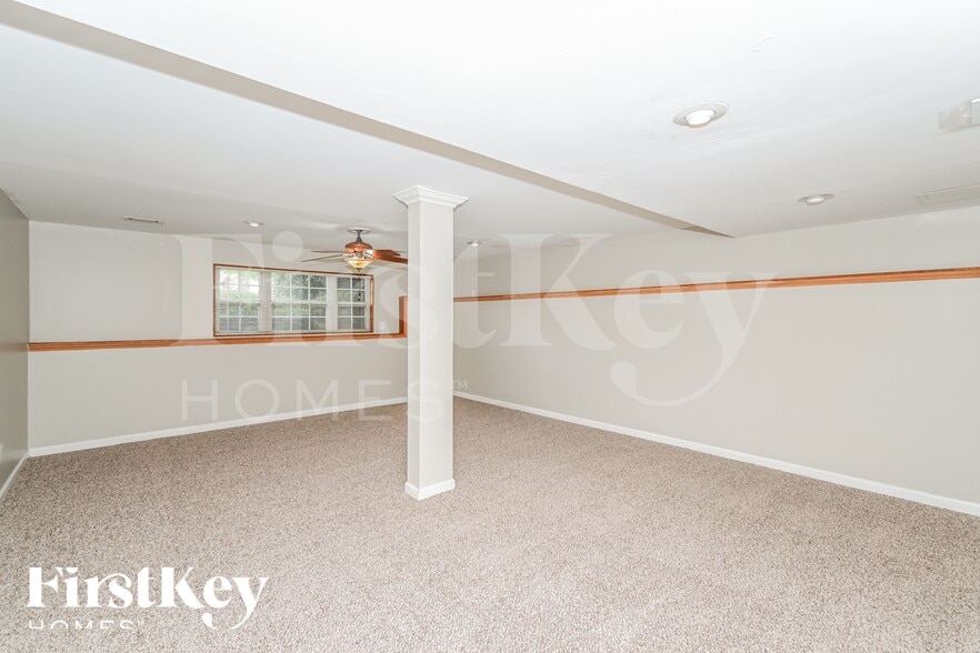 Building Photo - 1651 Sloping Tree Way