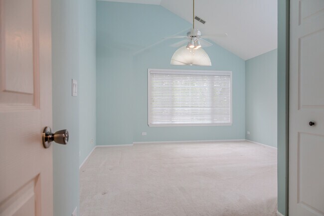 Building Photo - 330 Ashford Cir