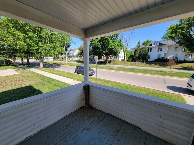 Building Photo - 604 W Seerley Blvd