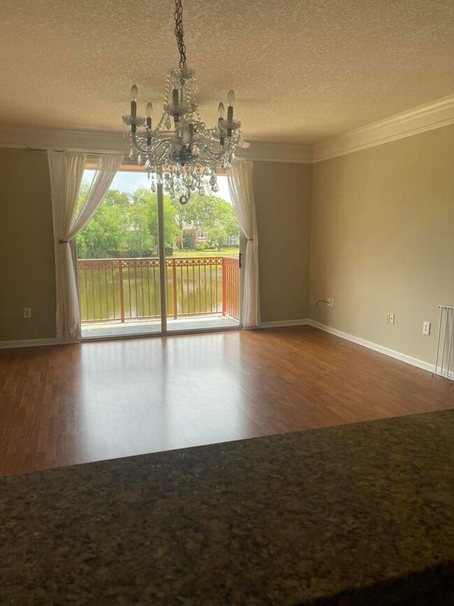 Building Photo - 2040 Alta Meadows Ln