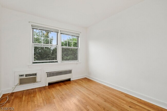 Building Photo - 176 Millburn Ave