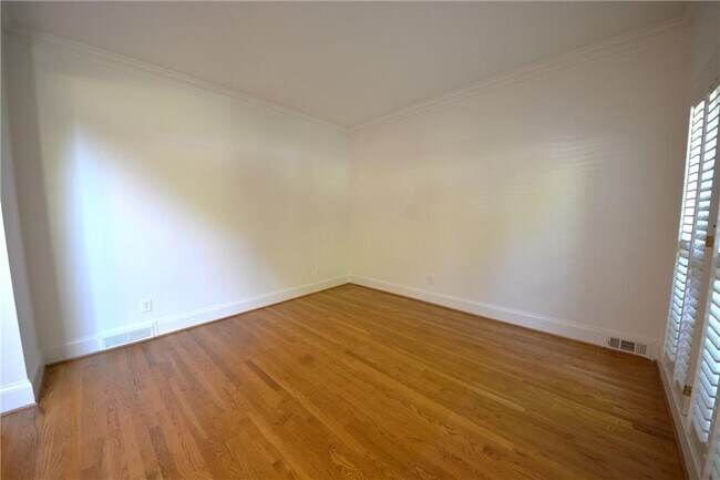 Building Photo - 135 Brightmore Way
