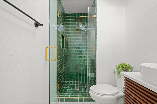 Building Photo - 1207 Romeria Dr