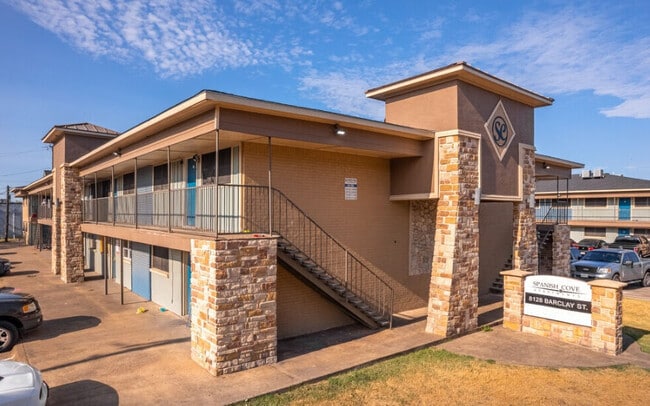 Building Photo - Spanish Cove