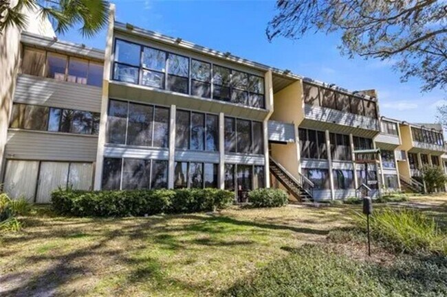 Building Photo - 2514 SW 14th Dr