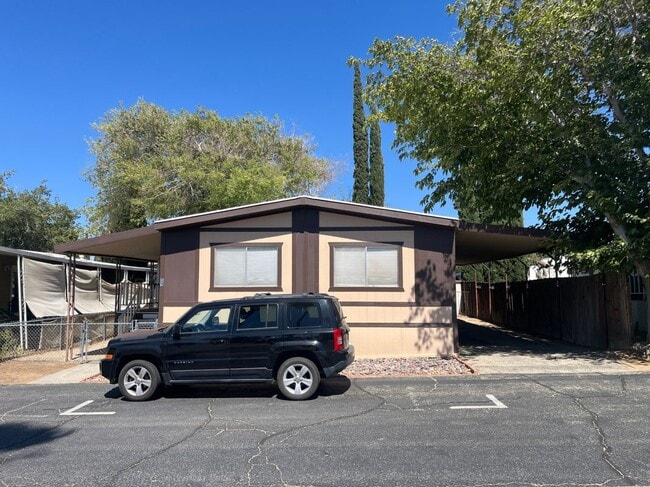 Primary Photo - 5711 Columbia Way