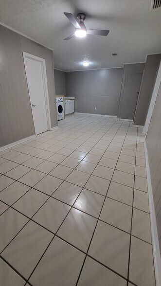 Building Photo - 6581 SW County Road 242