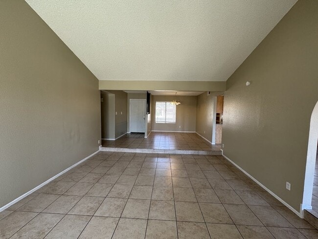 Building Photo - 5339 W Yucca St