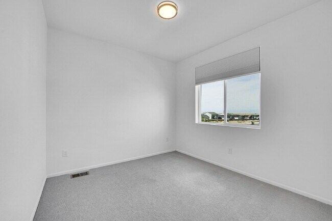 Building Photo - $2,450.00 - 3 Bedrooms, 3 Bathrooms, Singl...