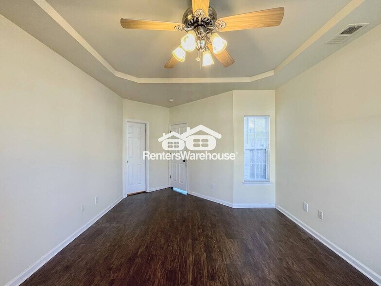 Building Photo - 3711 Bay Crescent