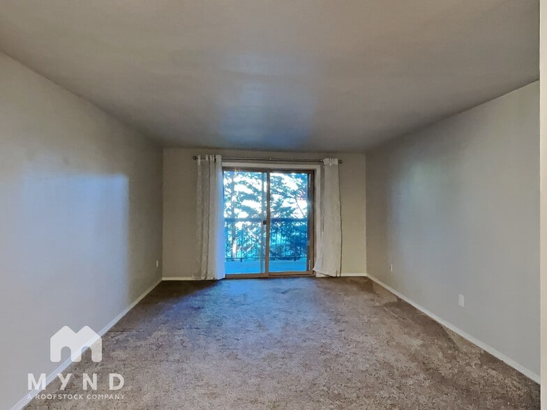 Building Photo - 14300 32nd Ave NE