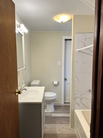 Bath - 701 Portland Ave
