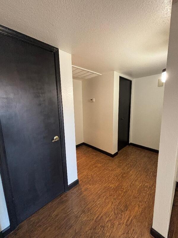 Building Photo - 10610 S 48th St