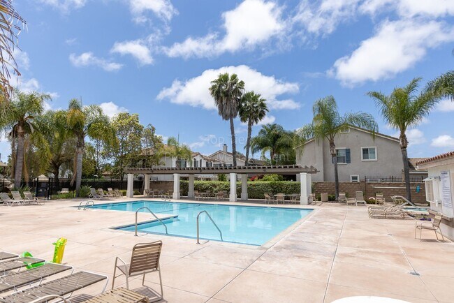 Building Photo - Gorgeous upgraded 4 bed 2.5 bath 2,216 sqft home with Remodeled Kitchen, Hardwood Floors, Tesla S...