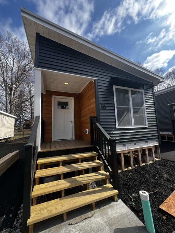 Building Photo - 6520 Ridge Rd