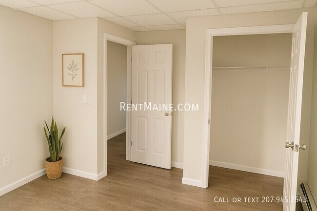 Building Photo - 109 Main Rd N