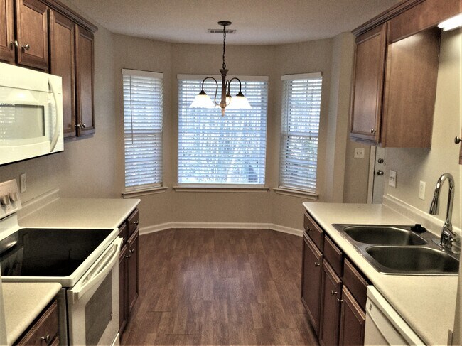 Building Photo - 509 Dresler Rd