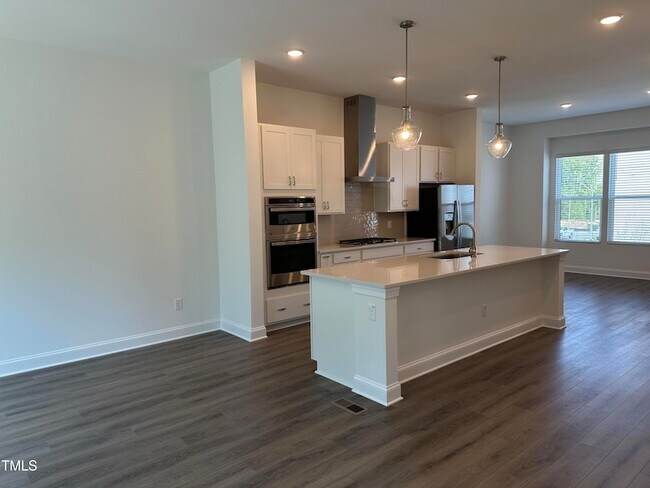 Building Photo - 2806 Kempthorne Rd
