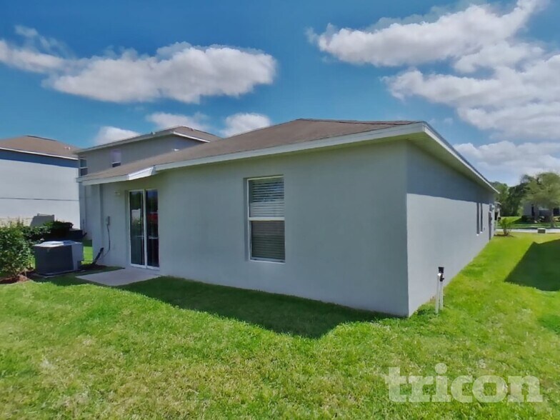 Building Photo - 17235 White Mangrove Dr