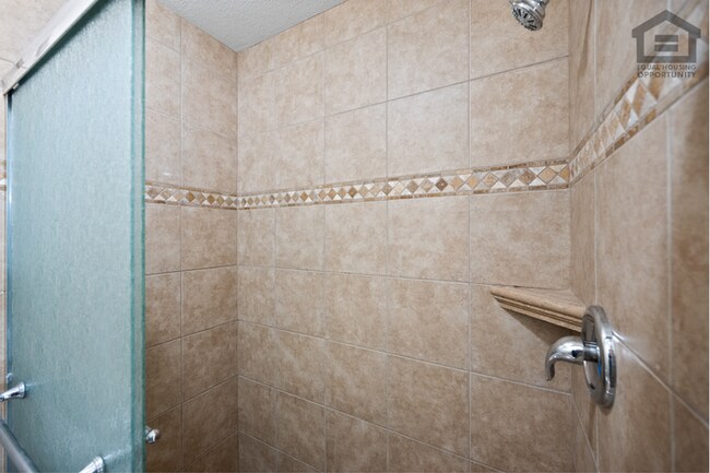 Building Photo - 3Bed/2Bath House at Thunderbird/59th Ave! Ready for Immediate Move-In! – RV GATE!