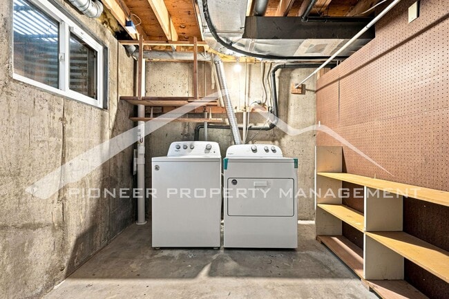 Building Photo - 1234 S Idalia St