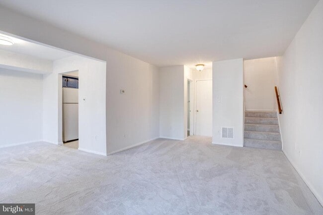 Building Photo - 7900 San Leandro Pl