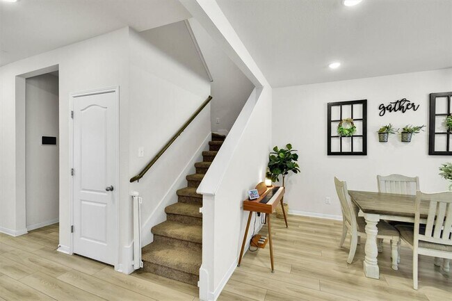 Building Photo - 632 Friar Tuck Dr
