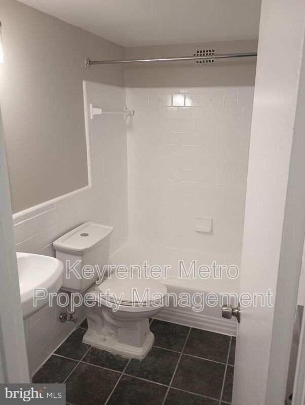 Building Photo - 4410 Oglethorpe St