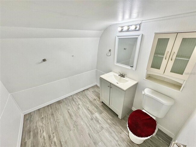 Building Photo - 162 Sapodilla St