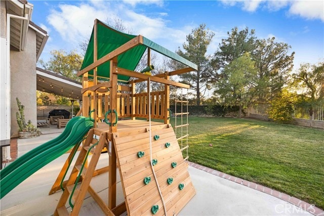 Building Photo - 27503 Wellsley Way