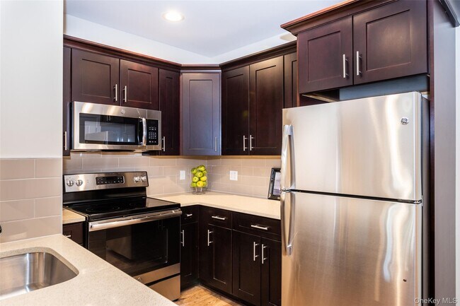 Building Photo - 40 Jackson Ave