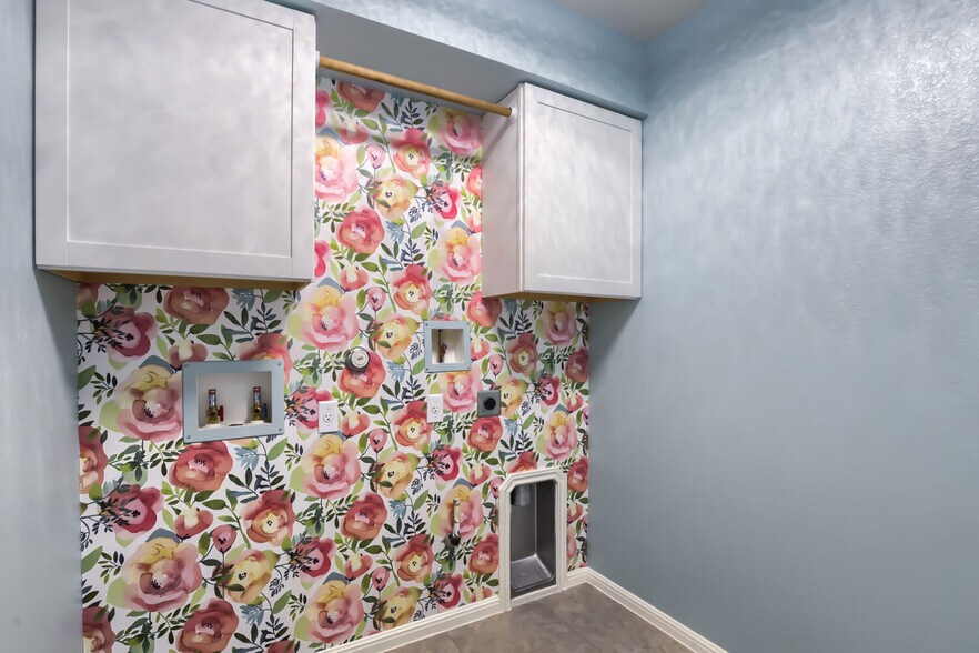 Upstairs laundry room - 1900 Little Elm Trl