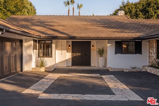 Building Photo - 10122 Sunbrook Dr