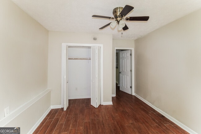 Building Photo - 4799 Wyndam Dr