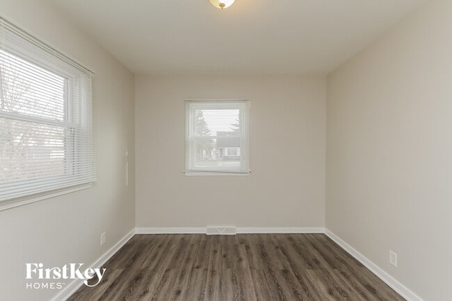 Building Photo - 20 164th St