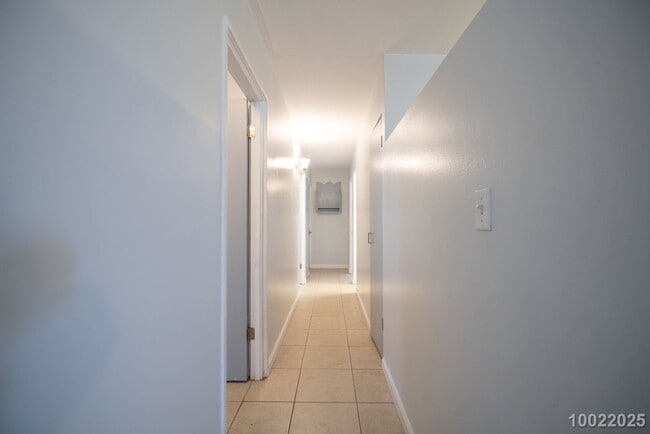 Building Photo - $3300 / 4 Bed /2 Bath / 2 Parking IN PEARL...