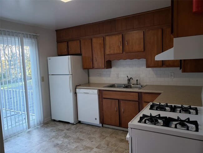 Building Photo - 17 Coventry Rd